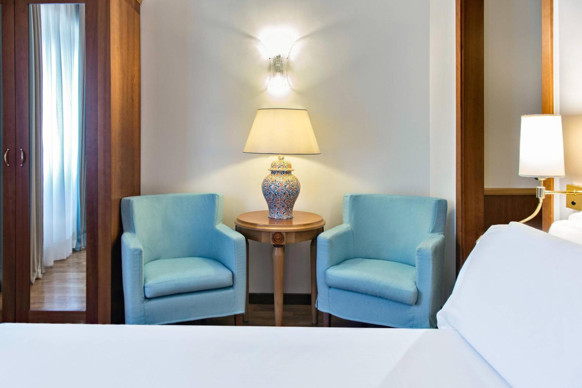 Renaissance Mediterraneo Hotel Nápoles