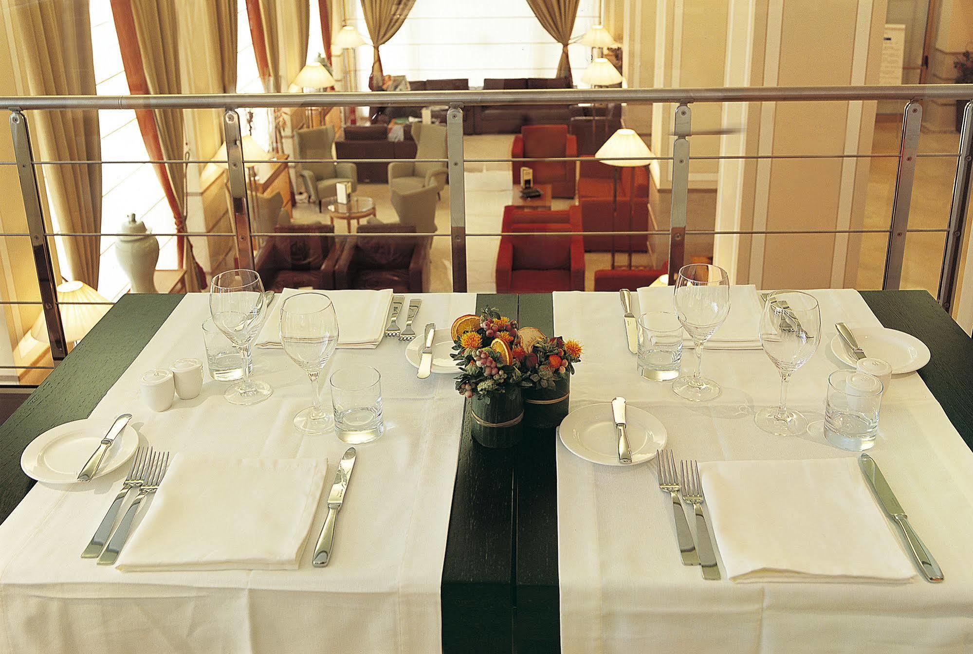 Hotel Renaissance Mediterraneo Nápoles